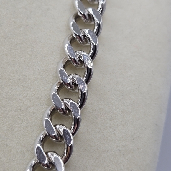 BB LILA Women's 18" Silver Beautiful Baby Necklace Cuban Link Chain Flat Lay - Picture 3 of 7